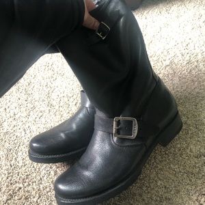 Frye Veronica short boot